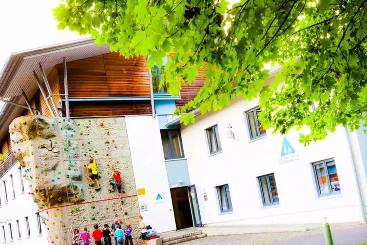 DJH Jugendherberge Garmisch-Partenkir Alpiner Studienplatz - Familien|Jugendherberge