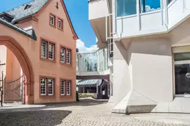 Hausansicht Erbacher Hof Mainz