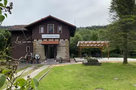 Hausansicht Karl-Bierhalter-Haus Höfen