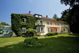 Hausansicht Institut für Jugendarbeit Gauting