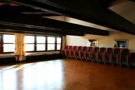 Jugendg�stehaus