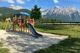 Hausansicht DJH Jugendherberge Mittenwald Mittenwald
