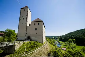 Hausansicht DJH Jugendherberge Burg Trausnitz Trausnitz