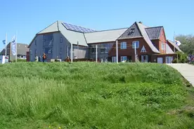 Hausansicht Schutzstation Hooge Hallig Hooge