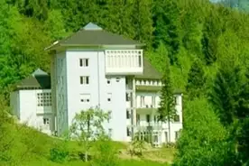 Hausansicht Haus Aufblick Bad Herrenalb