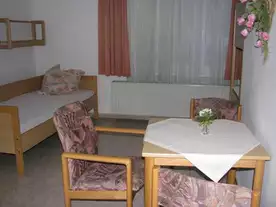 Jugendg�stehaus