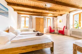 Jugendg�stehaus