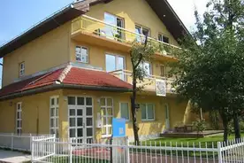 Hausansicht Stiftung Schüler Helfen Leben Sarajevo