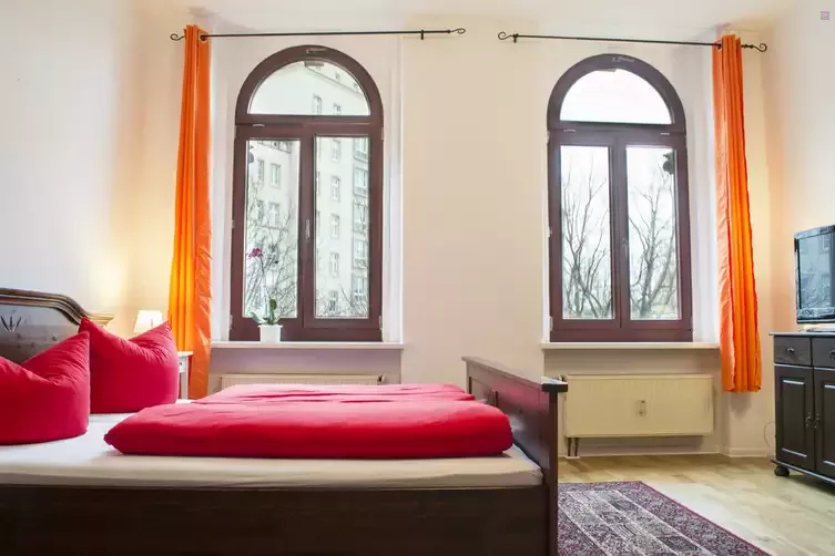 Gwuni Mopera | gruppenhaus.de