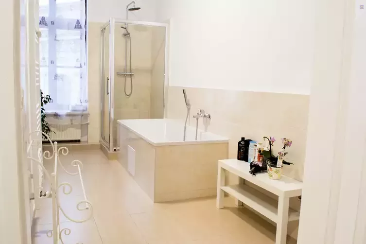 Gwuni Mopera | gruppenhaus.de