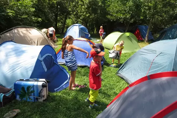 Fachwerkhaus und Waldhaus im Abenteuercamp Deutschbaselitz | gruppenhaus.de