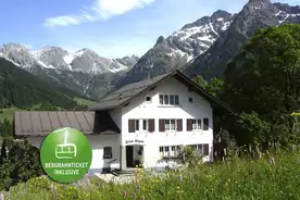 Hausansicht Ferienhaus Ahorn Mittelberg/Kleinwalsertal