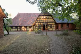 Hausansicht Seminarhaus Friedrich Lebherz Warmsen