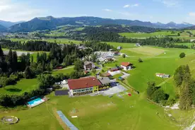 Hausansicht SportgÃ¤stehaus Unterberg KÃ¶ssen