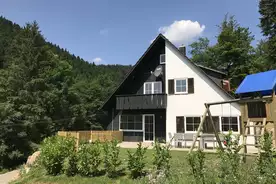 Hausansicht Schwarzwald Chalet LohmÃ¼hle Alpirsbach