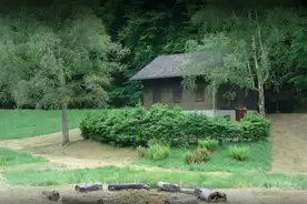 Hausansicht Abenteuer Walderlebniszentrum Clausen