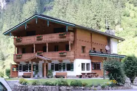 Hausansicht Alpenchalet Lacknerbrunn im Zillertal Mayrhofen/Zillertal