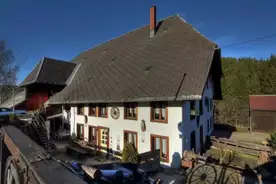 Hausansicht Schwarzwaldhaus Krebs - Villa Kunterbunt Lenzkirch