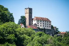 Hausansicht Wohnen auf der Ritterburg "Greifenreich" HaÃmersheim