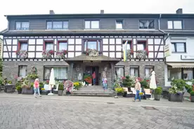 Hausansicht Im kleinen WÃ¤ldchen Einruhr