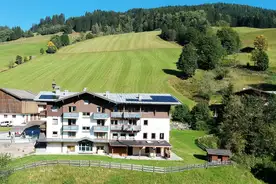 Hausansicht Sportclub Steinachhof Saalbach