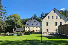 Hausansicht Naturherberge Hammerwerk Schmalzgrube e.V. Jöhstadt