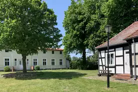 Hausansicht Gutshaus Schlatkow Schmatzin