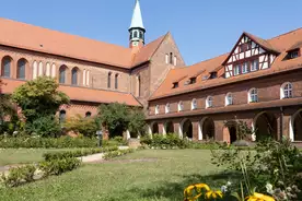 Hausansicht Klosterhotel Lehnin Kloster Lehnin