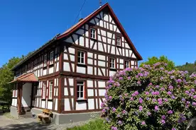 Hausansicht Jugendwaldheim Petershainer Hof Ulrichstein