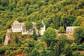 Hausansicht Jugendherberge Burg Bilstein Lennestadt