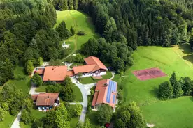 Hausansicht Ferien- und Bildungszentrum Siegsdorf