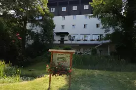 Hausansicht Haus Sudetenland Waldkraiburg