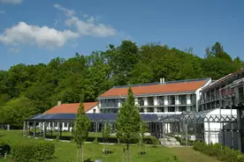 Hausansicht KLVHS Petersberg Erdweg