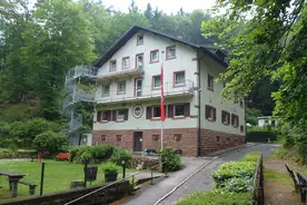 Hausansicht Naturfreundehaus Heidenbrunnental Neustadt an der Weinstrasse