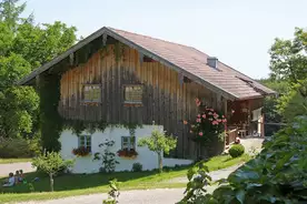 Hausansicht Jugendhaus Haslau - Kleines Haus Frasdorf