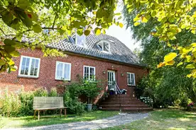 Hausansicht Neue Schule Wasserkoog TetenbÃ¼ll