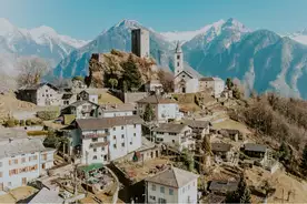 Hausansicht Ostello Santa Maria Santa Maria in Calanca