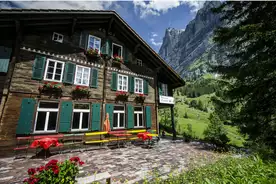 Hausansicht Ferien- und Tagungshaus LauchbÃ¼hl Grindelwald